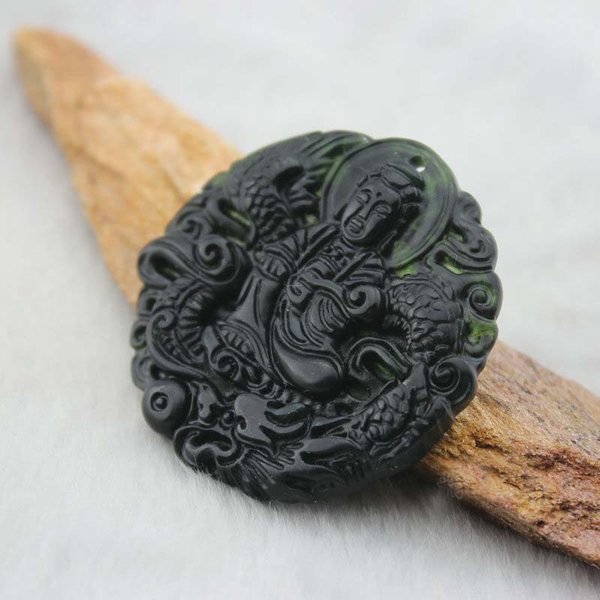 Buddha Amulett aus grün-schwarzer Jade