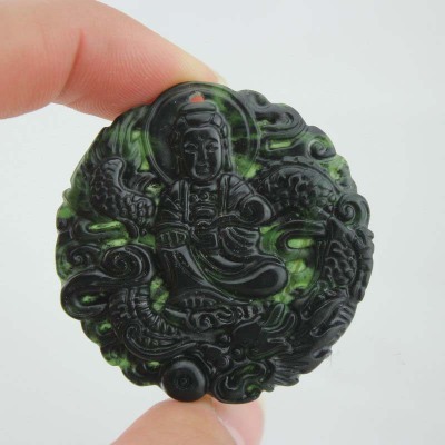 Buddha Amulett aus grün-schwarzer Jade