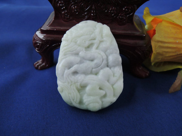 Drache weiße Jade - Amulett mit Kette