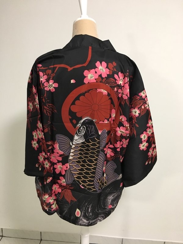 Kimono-Jacke schwarz und rot mit Glückskarpfen